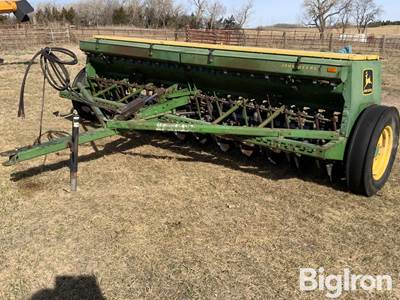 John Deere 8300 Drill