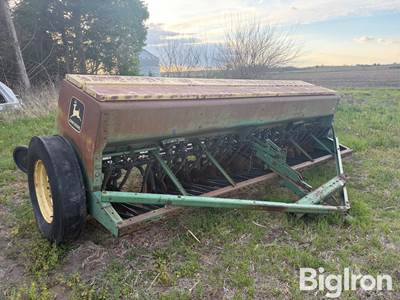 John Deere 8350 Grain Drill