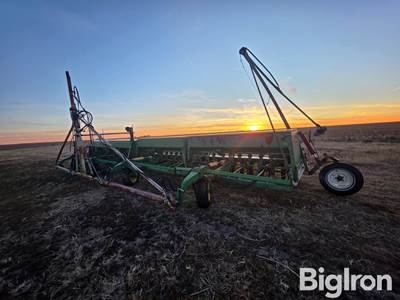 John Deere 9300 Hoe Drills