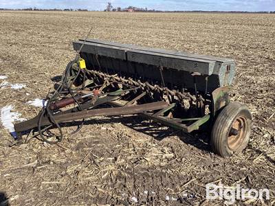 John Deere B 10' Drill