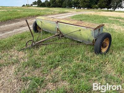 John Deere LF-10 "Gandy Type" Fertilizer Spreader/Grass Seeder