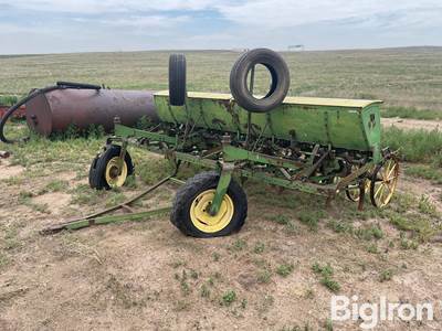 John Deere LL A Hoe Drill