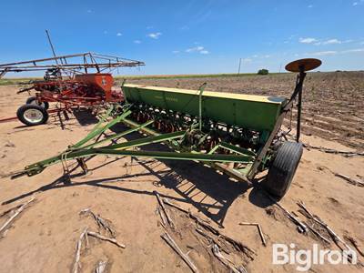 John Deere LZ Drill
