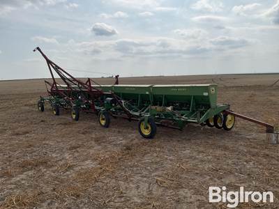 John Deere LZ812 Hoe Drill w/Miller Transports