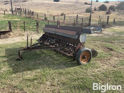 John Deere 12’ Pull-Type Drill