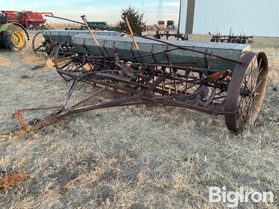 John Deere Van Brunt Disk Drill