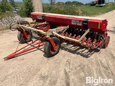 Melroe 2101-247 14’ Pull-Type Grass/Grain Drill