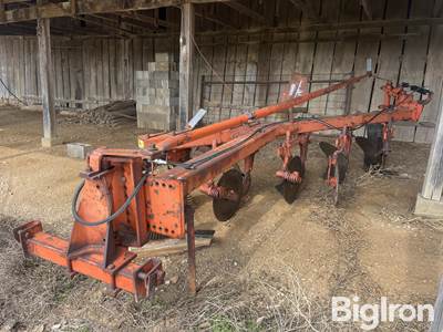 Allis-Chalmers 2-Pt 5-Bottom Plow