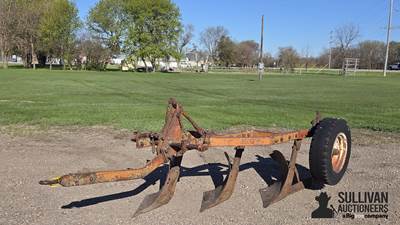 Allis-Chalmers 3-Bottom Plow
