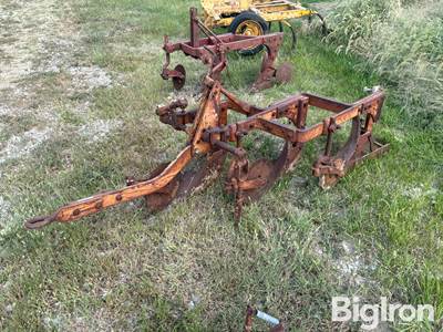 Allis-Chalmers 3 Row Plow
