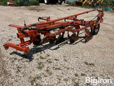 Case 300 4-Bottom Plow w/Harrow