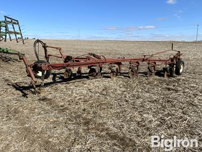 Case IH 710 6-Bottom Plow