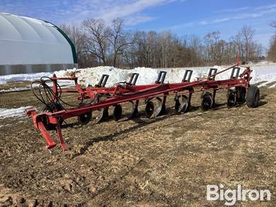 Case IH 720 6 Bottom Plow