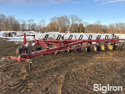 Case IH 720 8 Bottom Plow
