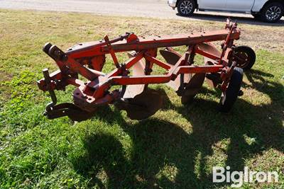 Case 3-Pt 4/16s Moldboard Plow