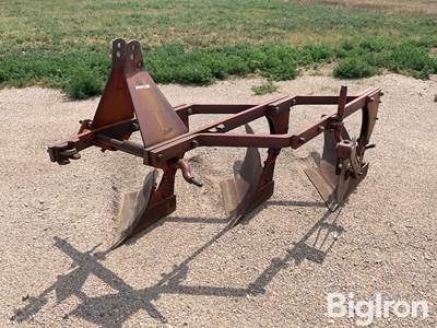 Ford 10 3-Bottom Plow