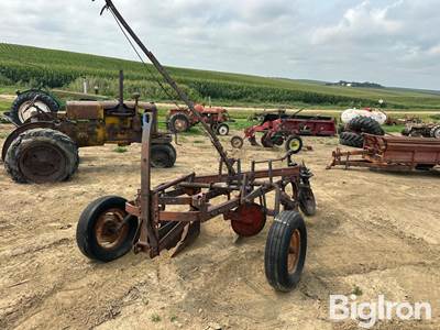 International / McCormick Pull-Type Plow