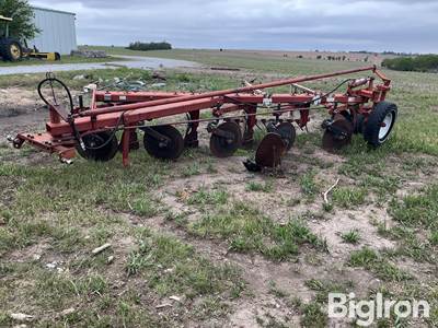 International Harvester 510 semi mounted plow