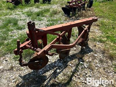 International 530 3 Bottom Plow