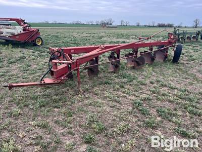 International 6-18” 6 Bottom Plow