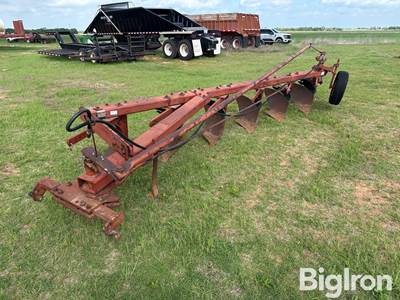 International Harvester 6-Bottom Plow