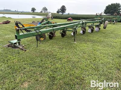 John Deere 2350-2450 2-Pt On-Land Plow