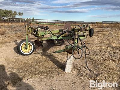 John Deere 2350-2450 7-Bottom Plow