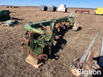 John Deere 2600 5 Bottom Plow