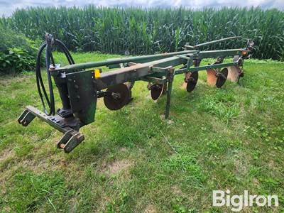 John Deere 450 2-Pt 5-Bottom Plow