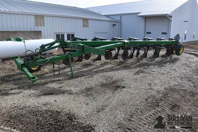 John Deere A2800 7 Bottom Plow