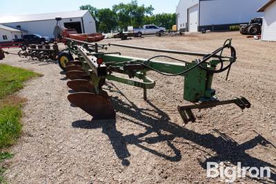 John Deere F1350/F1450 Variable Width 5 Bottom Plow w/Shear Bolt Reset