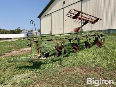 John Deere F135H 5-Bottom Plow w/Harrow