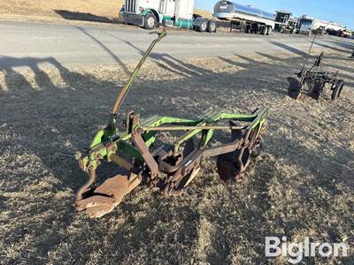 John Deere 3-Pt 3-Bottom Plow