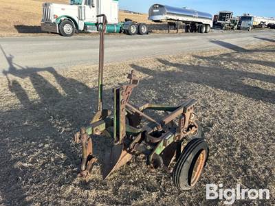 John Deere 3-Pt 2-Bottom Plow