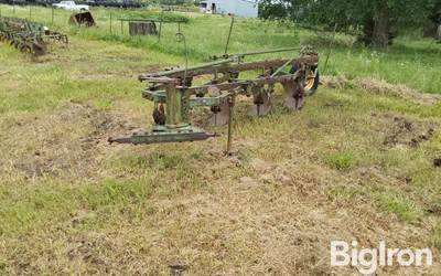 John Deere 4x16" Semi-Mounted Plow