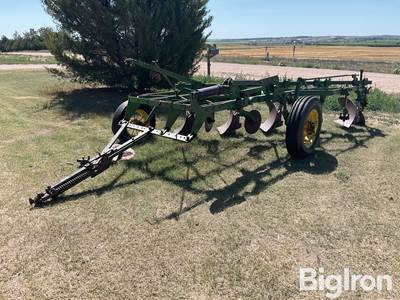 John Deere 5-Bottom Pull Type Plow