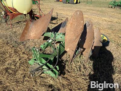 John Deere 3-Pt Rotating Plow