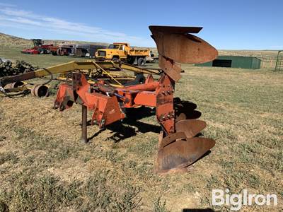 Massey Ferguson 570 3-Pt Plow
