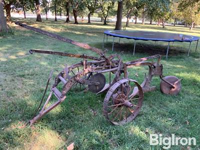 Minneapolis-Moline 2 Bottom Plow
