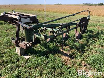 Oliver 565 4 Bottom Plow