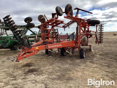 1992 Richardson AE-4-30-4 6x5 Blade Plow