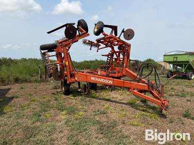 Richardson AE-4-30 4 Mulch Plow