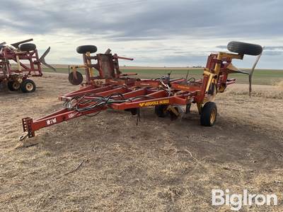 1981 Versatile Noble 5500 5x5 Blade Plow