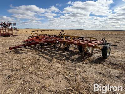 Versatile Noble 7600 7x6 Blade Plow