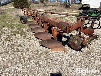 White 588 5x18" Semi-Mounted Plow