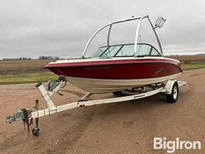 1997 Bayliner “Ski Challenger” S20 Inboard Wake/Ski Boat