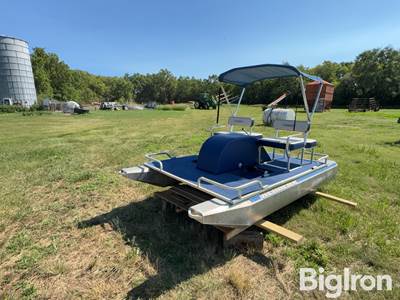Kennedy 10.5’ Pedal powered pontoon