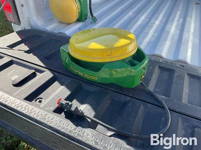 John Deere 7000 GPS Globe