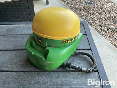 2014 John Deere StarFire 3000 GPS Positioning Globe