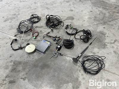 Trimble AgGPS NavController II GPS Auto Steer System
